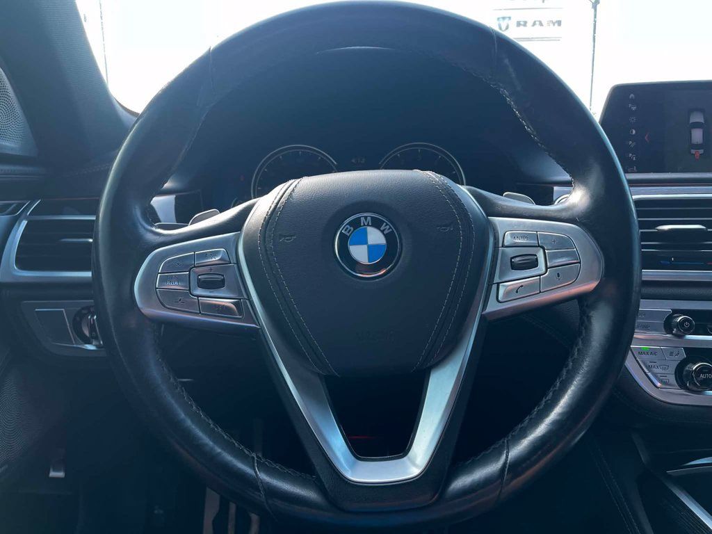 Used 2018 BMW 750i xDrive AWD/4WD image 12