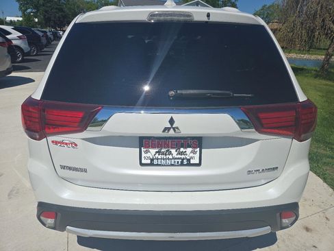 Used 2018 Mitsubishi Outlander ES FWD image 4