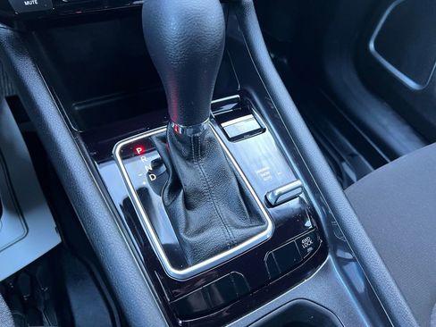 Used 2024 Jeep Compass Sport image 38