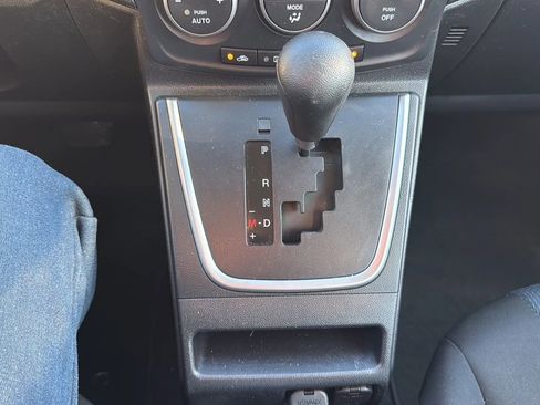 Used 2014 MAZDA MAZDA5 Sport image 19