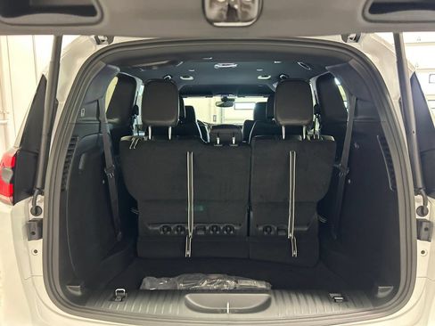 New 2027 Chrysler Pacifica Select FWD image 34