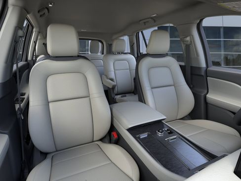 New 2026 Lincoln Aviator 2WD image 32