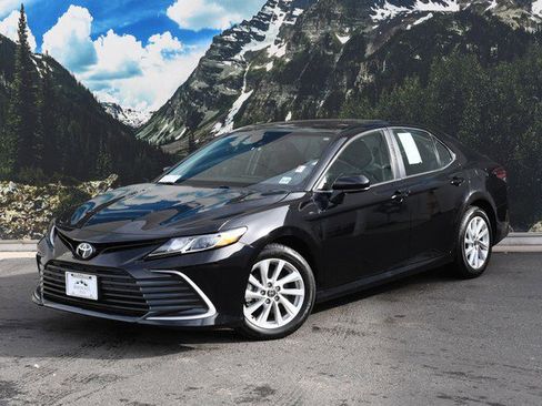 Used 2023 Toyota Camry LE image 6
