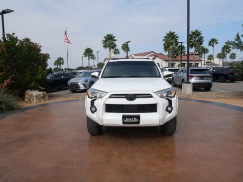 Used 2021 Toyota 4Runner SR5 Premium w/ Moonroof Package image 6