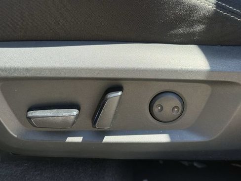 Used 2021 Nissan Rogue SV FWD image 25