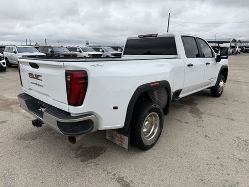 Used 2024 GMC Sierra 3500 Pro w/ Convenience Package image 8