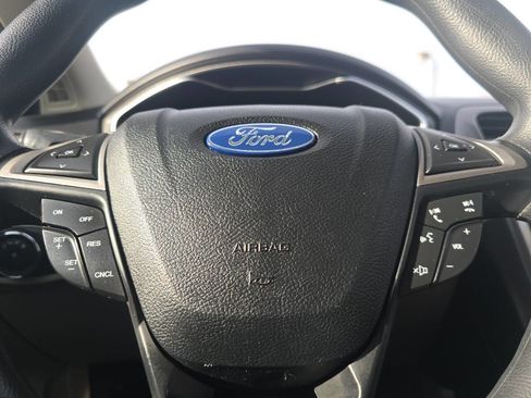 Used 2019 Ford Fusion SE image 29