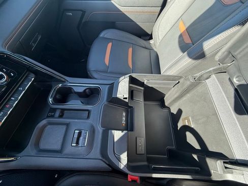 Used 2025 GMC Sierra 2500 AT4 w/ AT4 Premium Plus Package AWD/4WD image 17
