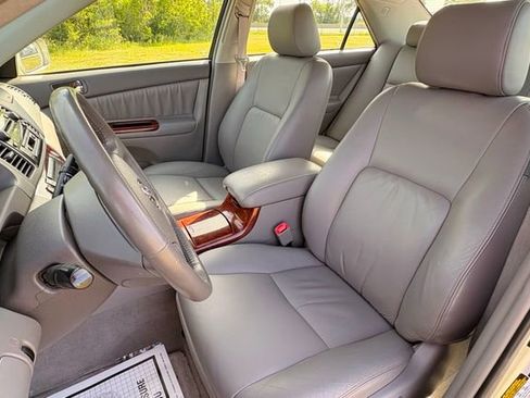 Used 2005 Toyota Camry XLE FWD image 18
