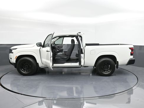 Used 2024 Nissan Frontier S w/ Technology Package image 43