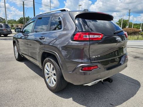 Used 2018 Jeep Cherokee Overland w/ Technology Group AWD/4WD image 3