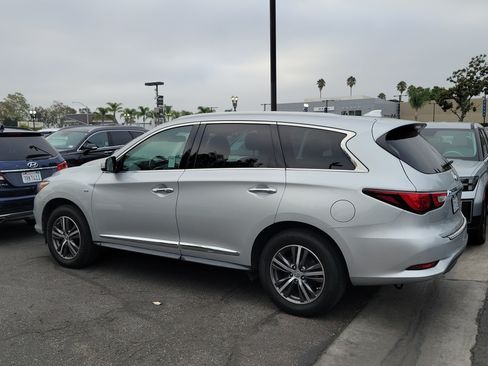 Used 2017 INFINITI QX60 Luxe w/ Premium Package AWD/4WD image 3