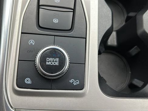 Used 2023 Ford Explorer XLT w/ Equipment Group 202A AWD/4WD image 22