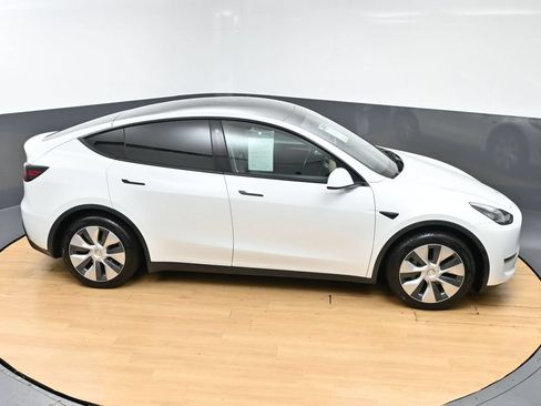 Used 2023 Tesla Model Y Long Range AWD/4WD image 47