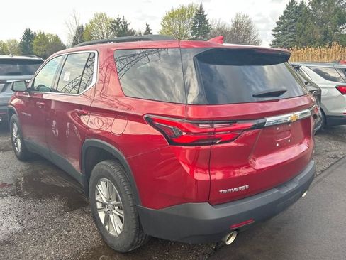 Used 2023 Chevrolet Traverse LT FWD image 4