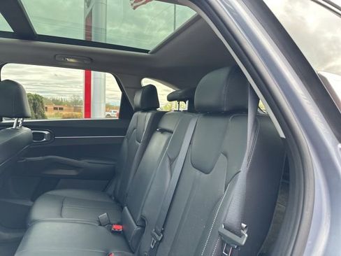 Used 2021 Kia Sorento S w/ Panoramic Sunroof Package AWD/4WD image 12