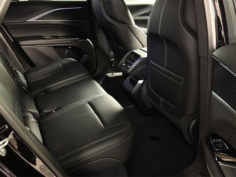 Used 2025 Cadillac Lyriq Sport image 13