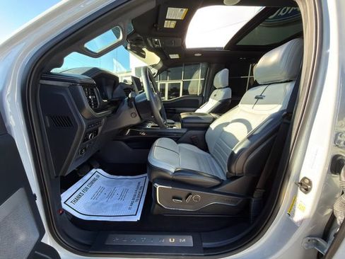 Used 2024 Ford F150 Lightning Platinum image 28