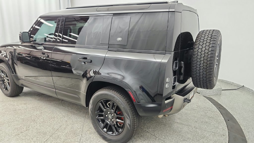Used 2020 Land Rover Defender 110 X AWD/4WD image 16