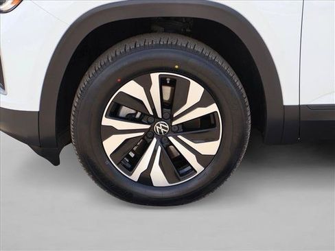 Used 2024 Volkswagen Atlas SE FWD image 28
