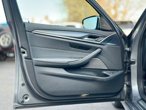 Used 2023 BMW 540i xDrive w/ M Sport Package image 9