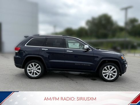 Used 2017 Jeep Grand Cherokee Limited AWD/4WD image 3