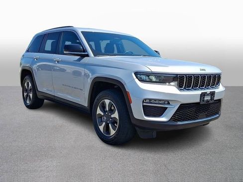 Used 2024 Jeep Grand Cherokee Limited 4xe AWD/4WD image 3