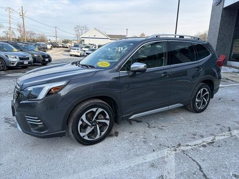 Used 2023 Subaru Forester Touring image 2