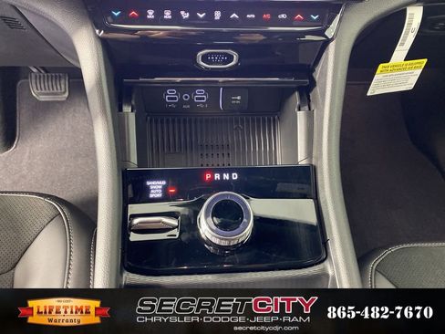 New 2026 Jeep Grand Cherokee Altitude image 22