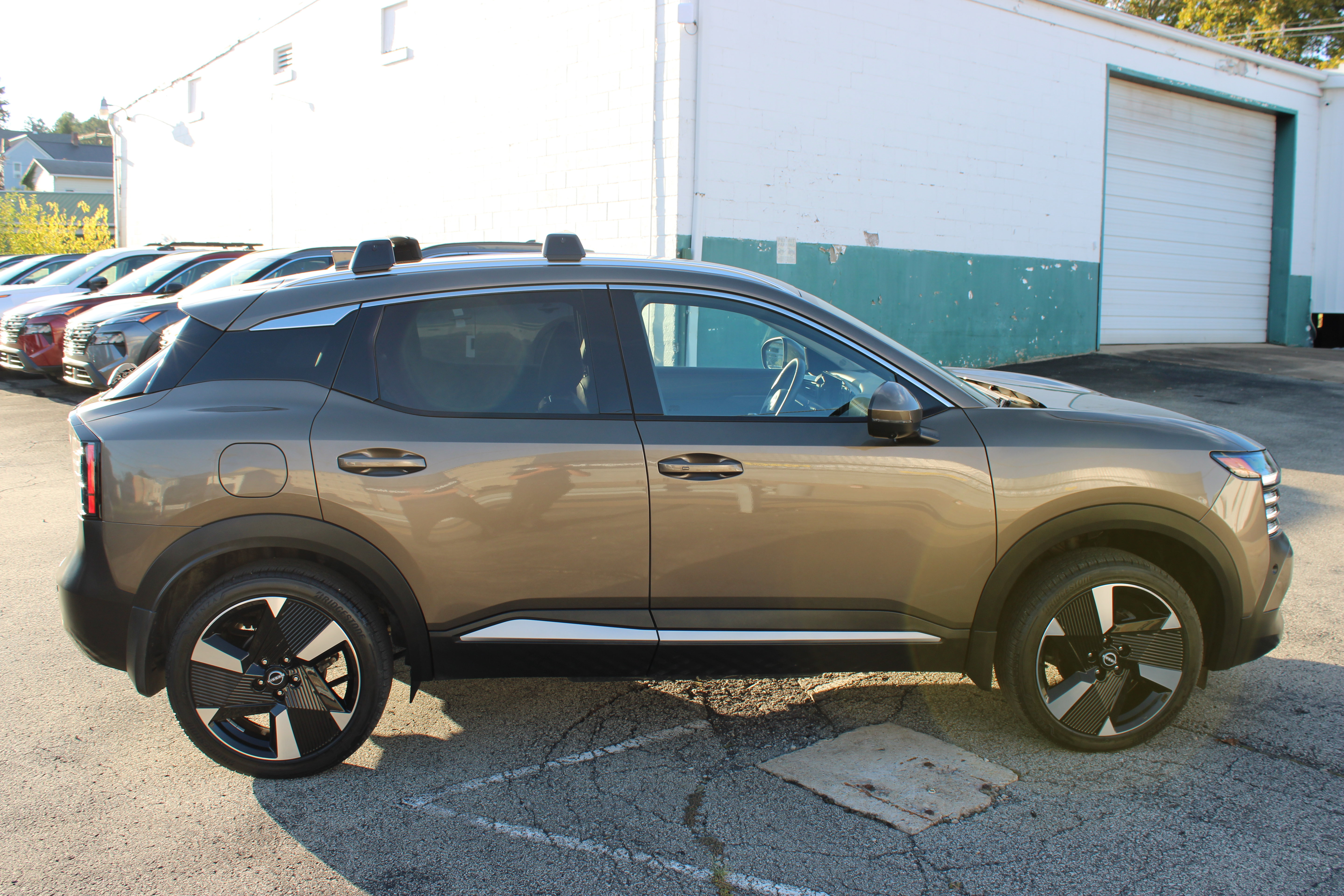 Certified 2025 Nissan Kicks SR w/ Illumination Package AWD/4WD image 7