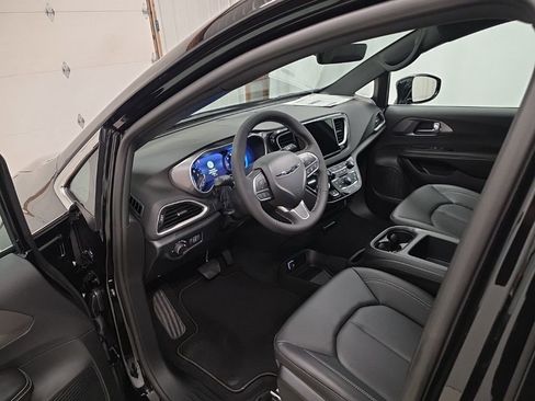 New 2026 Chrysler Voyager LX FWD image 14