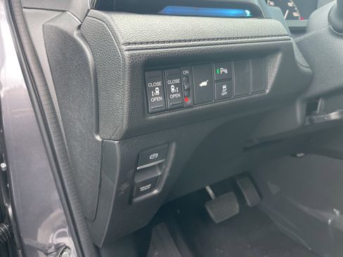 New 2026 Honda Odyssey Touring image 28