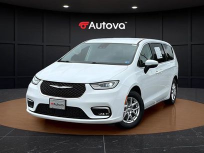 Used 2023 Chrysler Pacifica Touring-L