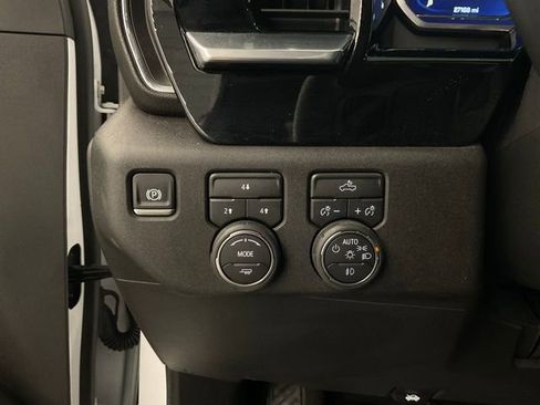 Used 2025 Chevrolet Silverado 2500 LT w/ Convenience Package AWD/4WD image 14