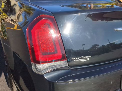 Used 2019 Chrysler 300 Touring w/ Sport Appearance Package image 12