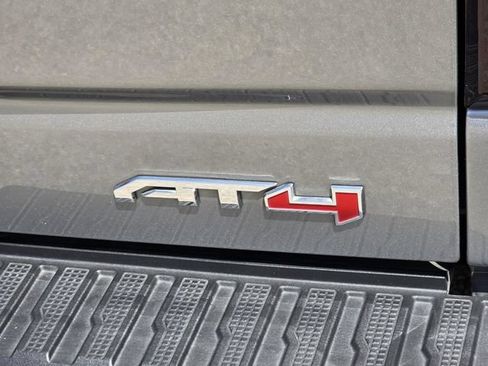 Used 2023 GMC Sierra 1500 AT4 w/ AT4 Premium Package AWD/4WD image 9