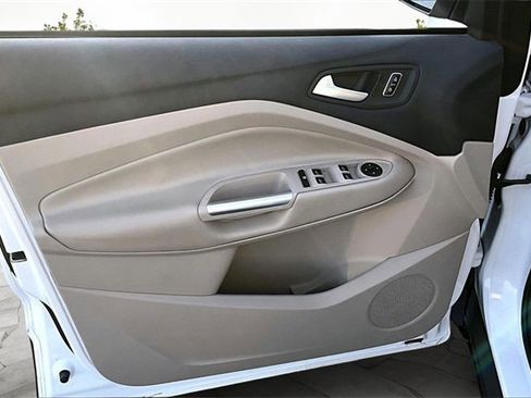 Used 2015 Ford Escape SE image 21