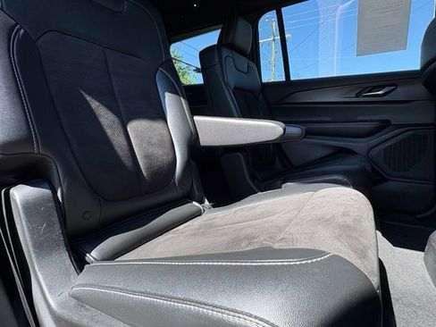 Used 2023 Jeep Grand Cherokee L Laredo AWD/4WD image 29