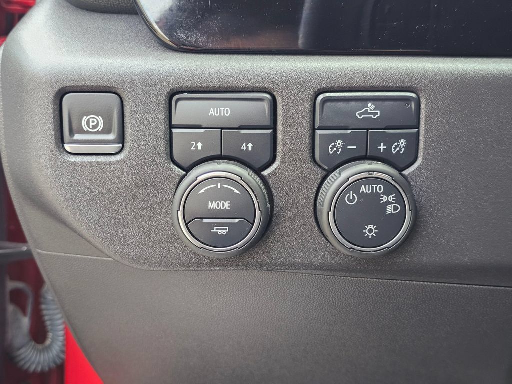 Used 2024 Chevrolet Silverado 1500 LT AWD/4WD image 30