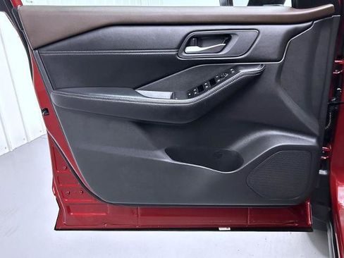 Certified 2023 Nissan Rogue SV w/ SV Premium B Package AWD/4WD image 9