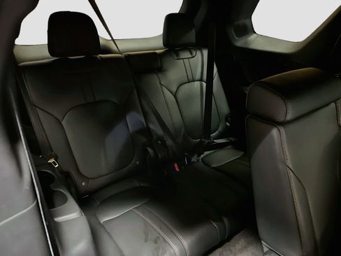 Used 2025 Honda Pilot Black Edition image 29