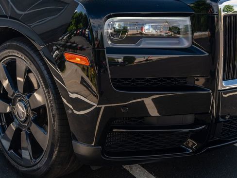 Used 2022 Rolls-Royce Cullinan w/ Technology Package AWD/4WD image 9