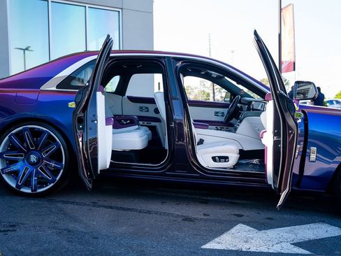 Used 2022 Rolls-Royce Ghost w/ Ghost Package AWD/4WD image 10