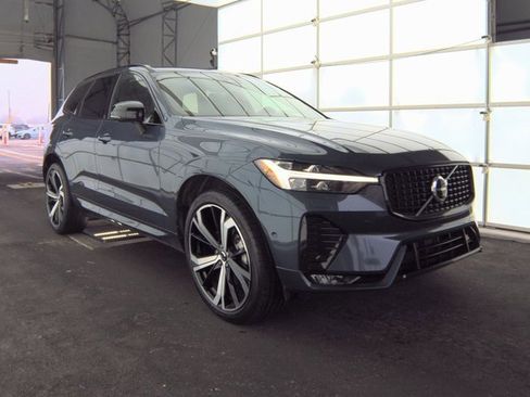 Used 2023 Volvo XC60 B5 Ultimate w/ Protection Package Premier image 3