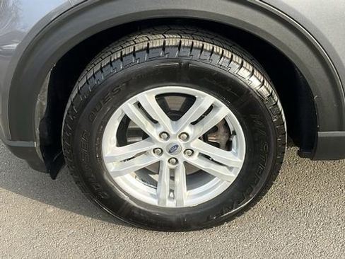 Used 2022 Ford Explorer XLT image 8