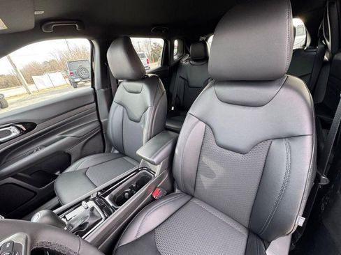 New 2026 Jeep Compass Latitude AWD/4WD image 18