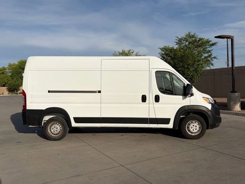 Used 2024 RAM ProMaster 2500 w/ Convenience Group FWD image 3