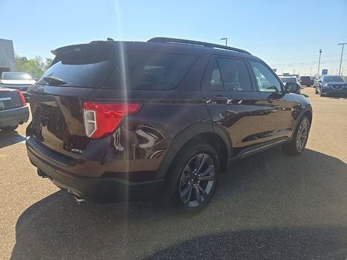 Used 2022 Ford Explorer XLT w/ Equipment Group 202A AWD/4WD image 7