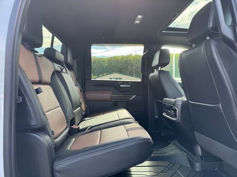 Used 2022 Chevrolet Silverado 2500 High Country w/ Z71 Off-Road Package image 17