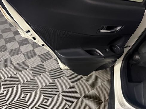 Used 2021 Toyota C-HR XLE FWD image 27